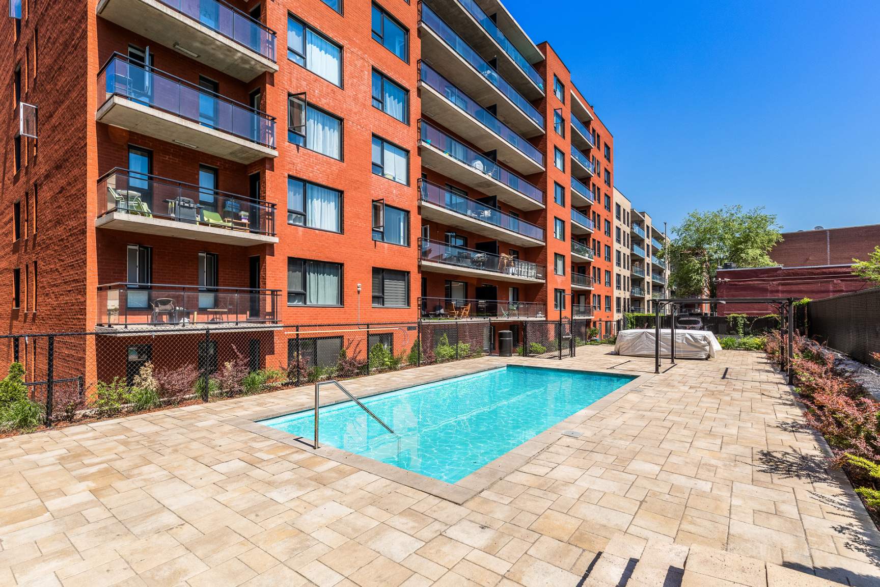 L'Opale 2130 rue Laforce First Stays